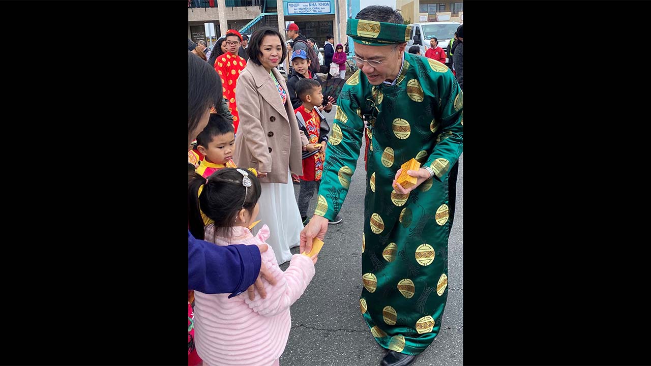 Board member Lan Nguyen at Tet parade